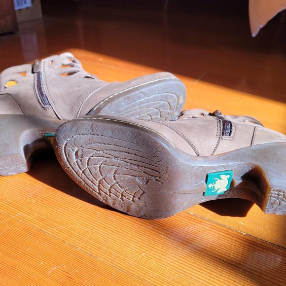 El Naturatista Brown Booties Size 7 - Picture 4 of 4